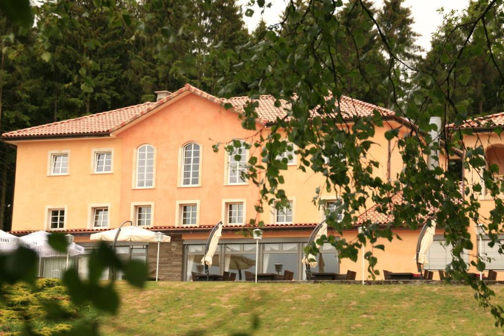 Waldhotel Marienheide Bagian luar foto