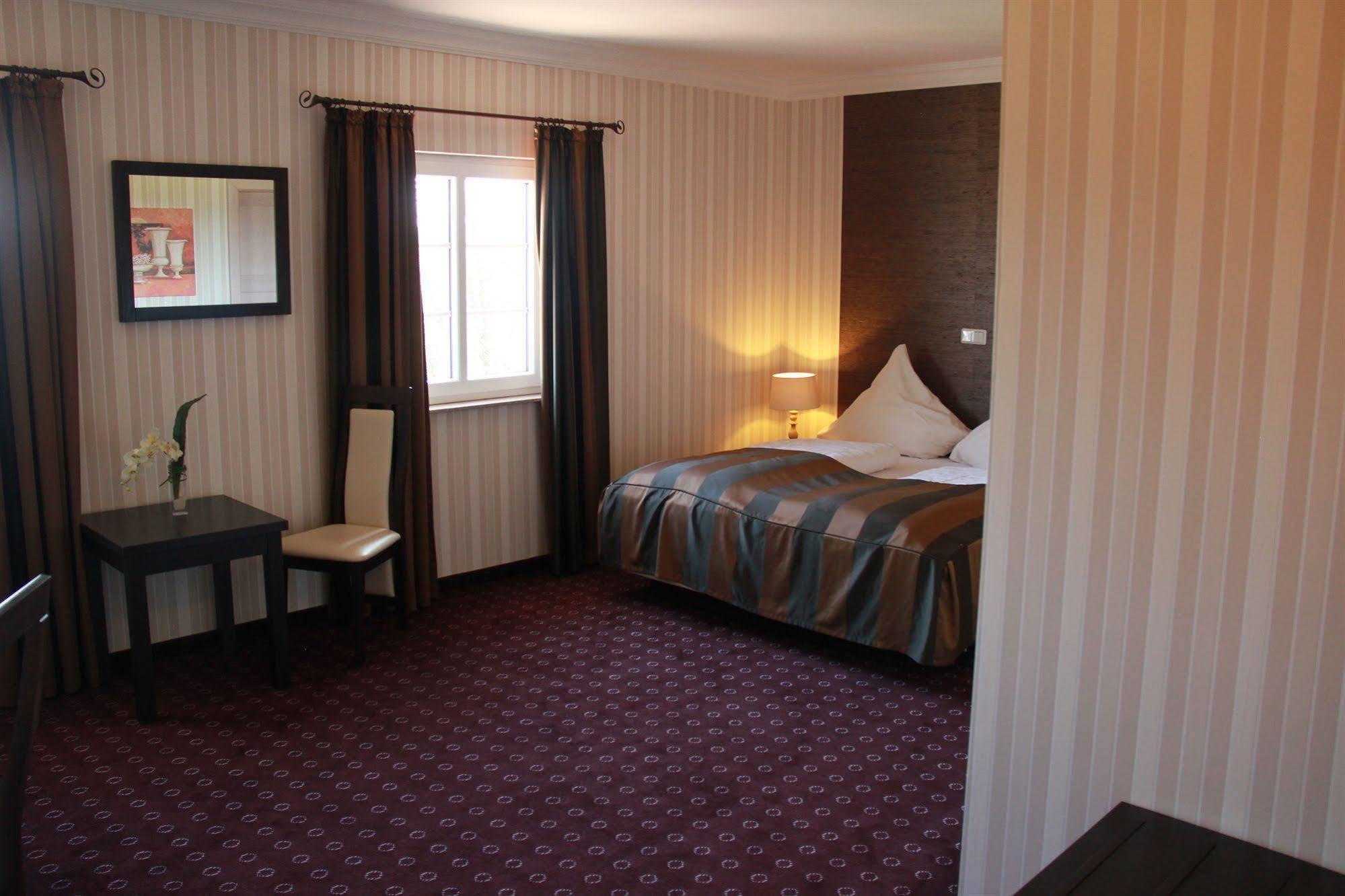 Waldhotel Marienheide Bagian luar foto