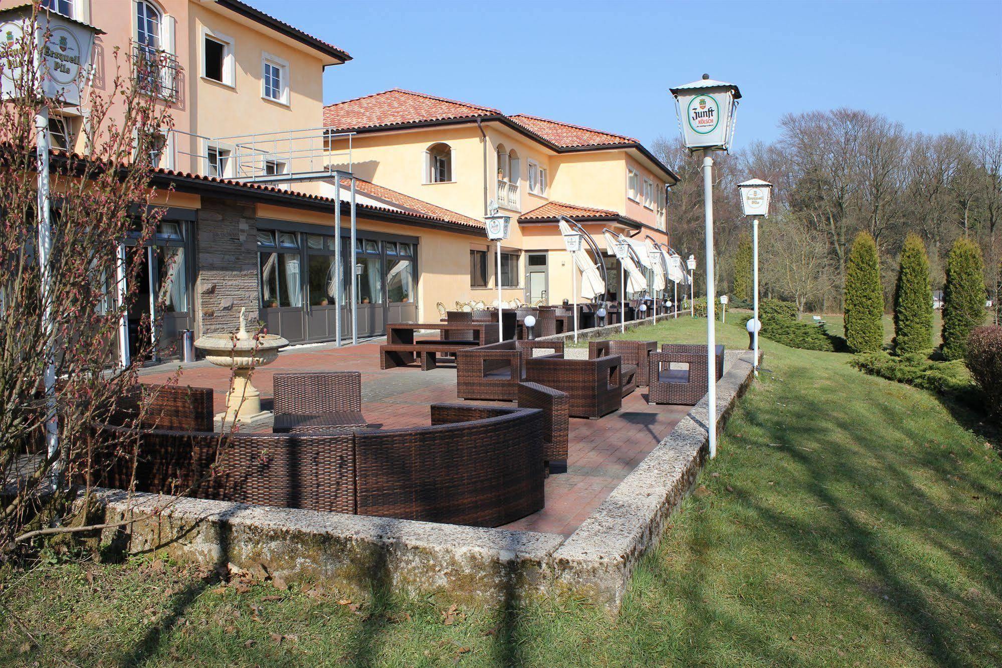 Waldhotel Marienheide Bagian luar foto