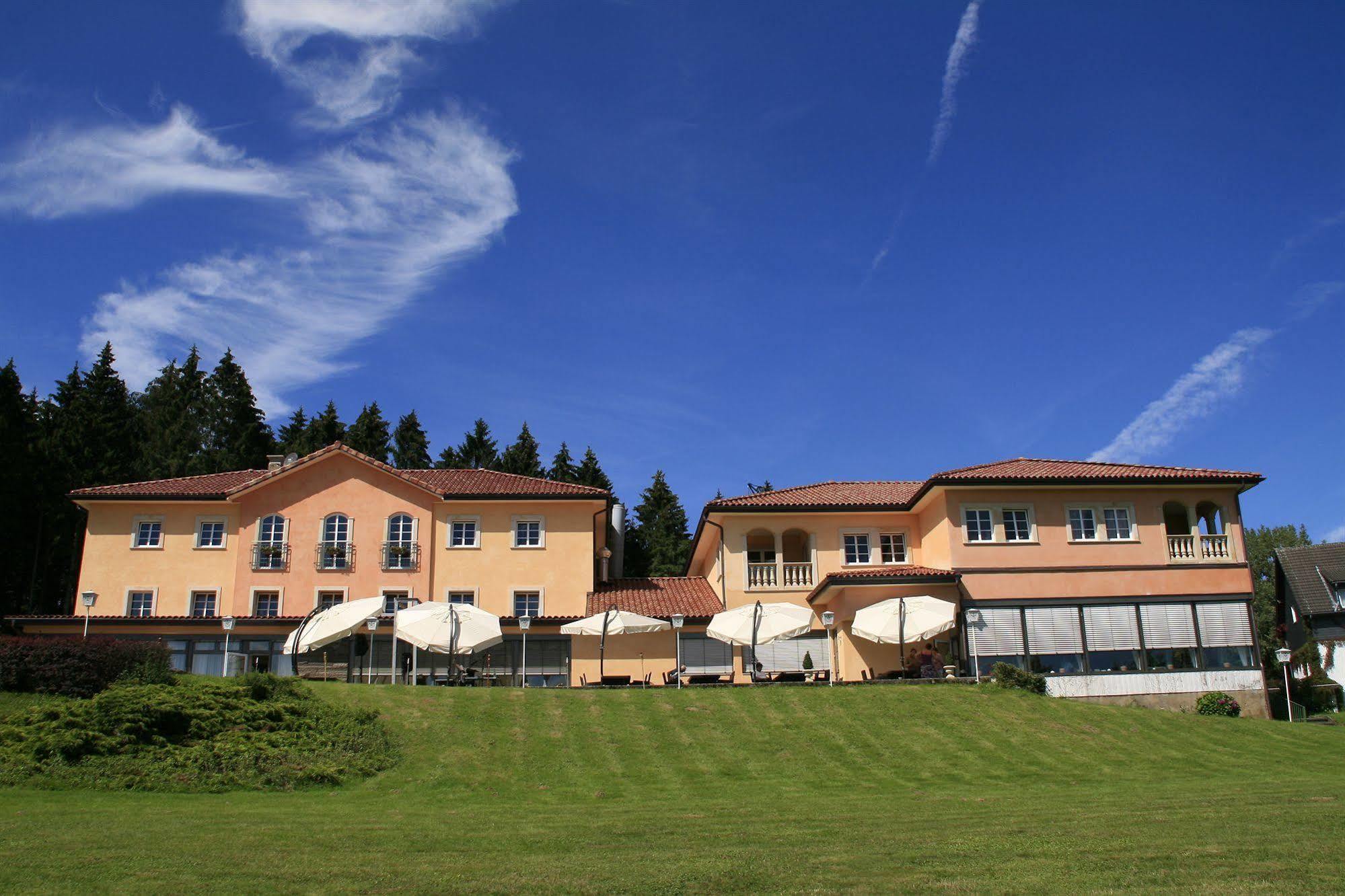 Waldhotel Marienheide Bagian luar foto